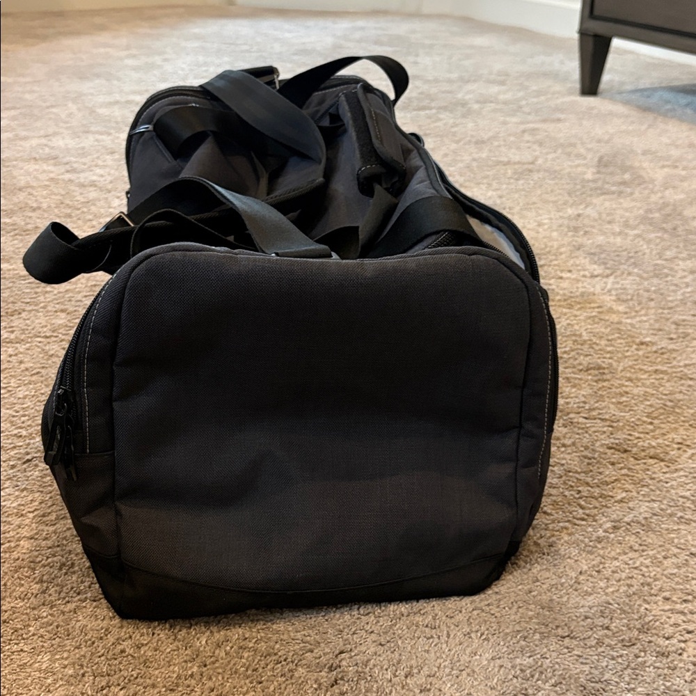 TaylorMade Charcoal Duffel Bag for Men - Picture 3 of 5